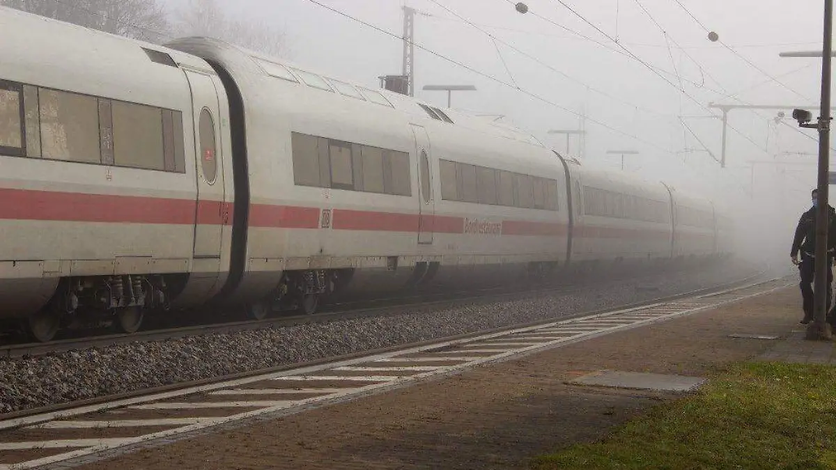 Ataque armado en tren de Alemania deja tres heridos